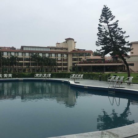 Hotel Mountview Chandīgarh Extérieur photo
