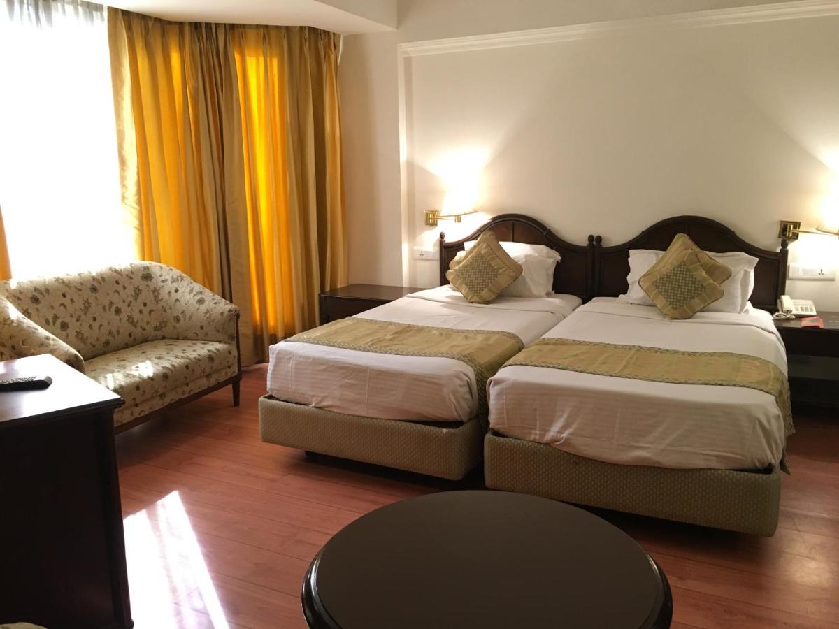 Hotel Mountview Chandīgarh Extérieur photo