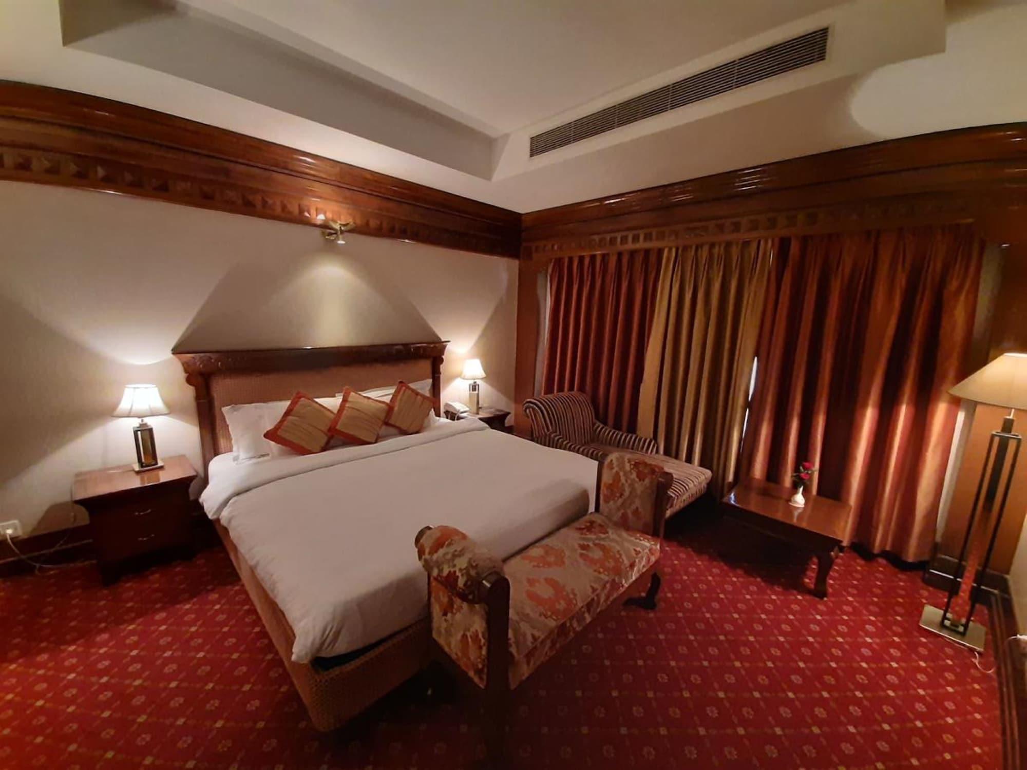 Hotel Mountview Chandīgarh Extérieur photo