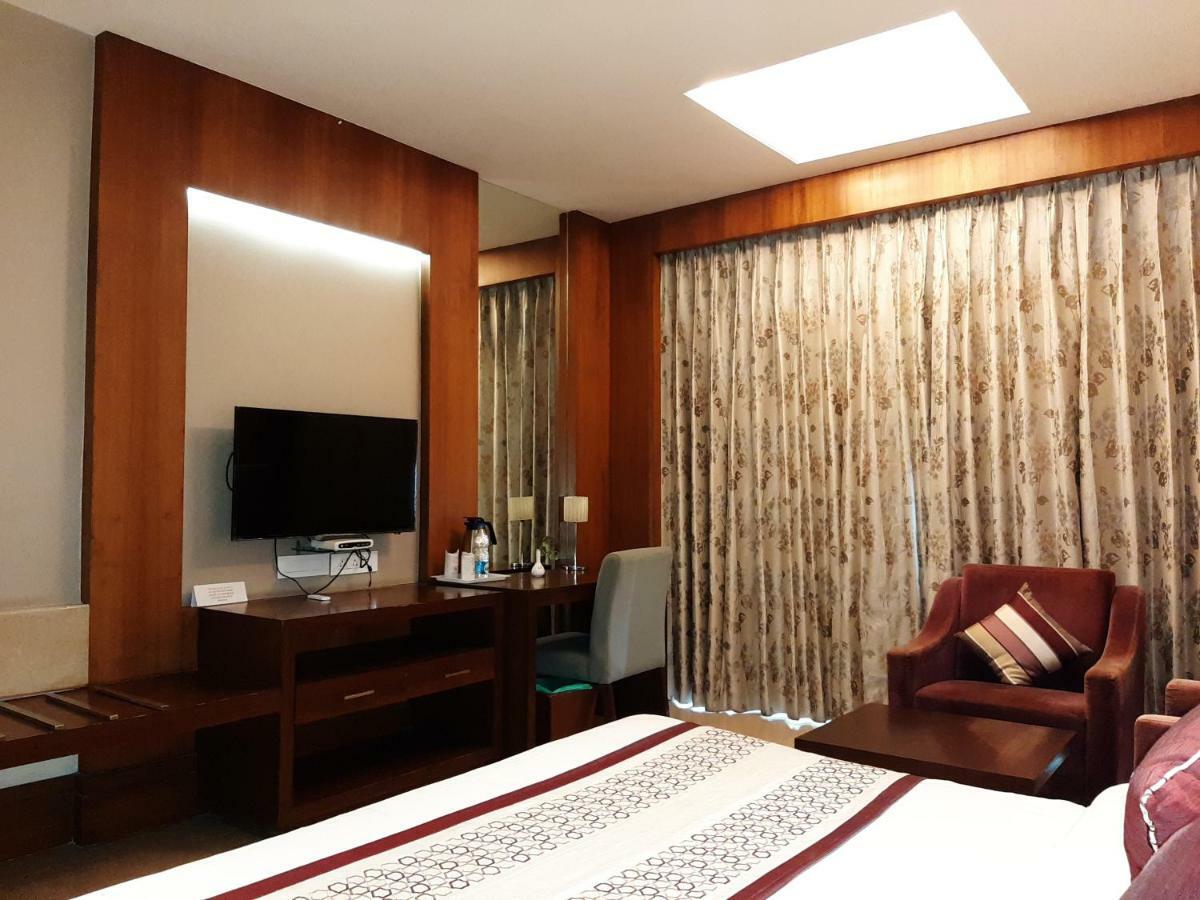 Hotel Mountview Chandīgarh Extérieur photo
