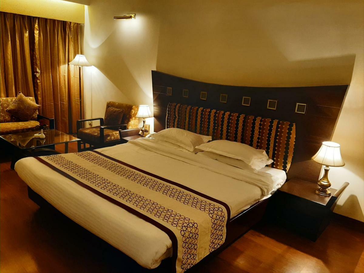 Hotel Mountview Chandīgarh Extérieur photo