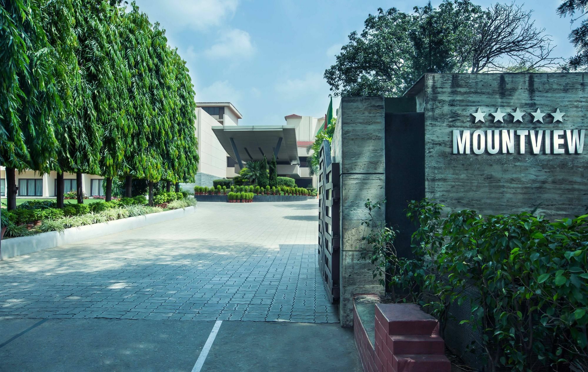 Hotel Mountview Chandīgarh Extérieur photo